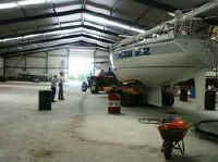 240602rijdend_in_loods.JPG (7609 bytes)