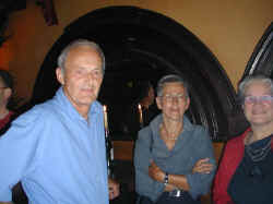 P7130023-x.JPG (35685 bytes)